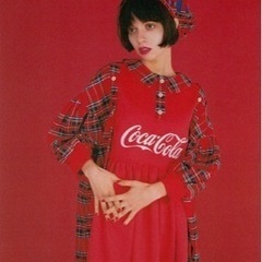 【都営線全線お渡し可能】heiheiコカコーラ期間限定コラボワンピース　ベレー帽付き