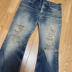デニムパンツの破れ補修出来ます♪
