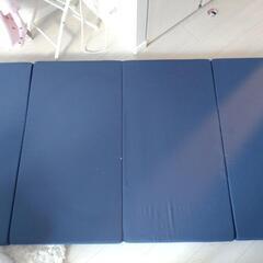 折りたためるマットレスの画像