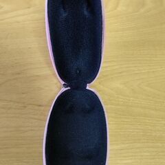 ぶたさんメガネケース　チャック式の画像