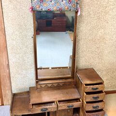 レトロな鏡台（無垢材使用）(2月に処分が決まりましたので値下げし...