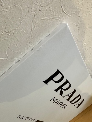 アートパネル　ファブリックパネル  アート　プラダ  ロゴ　prada