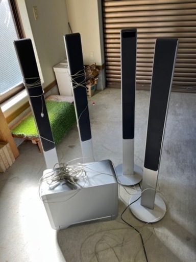 スピーカーシステムを売ります。