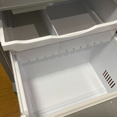 日立/R-K320FV◆冷凍冷蔵庫：3ドア 定格内容積315L/ライトシルバー◆2015年製◆動作確認済◆真空チルドルームの画像