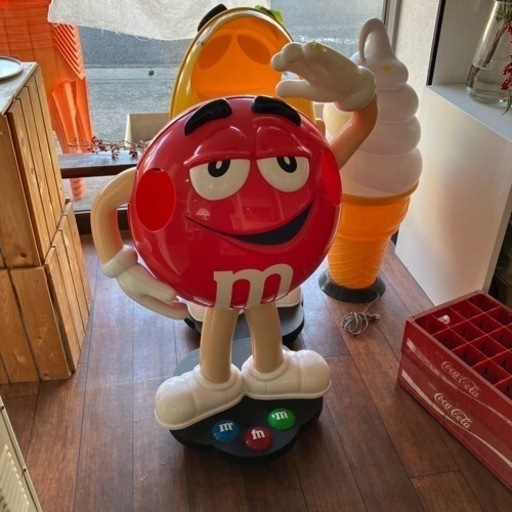 お菓子什器　m\u0026m 赤