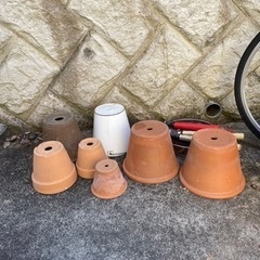 ガーデニング用のテラコッタ植木鉢差し上げます。