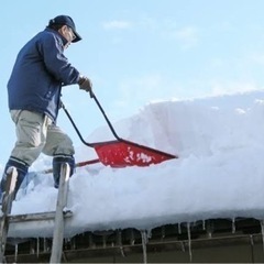 屋根の雪下ろし