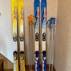 スキー板.ストック2組とスキーブーツ1足差し上げます。