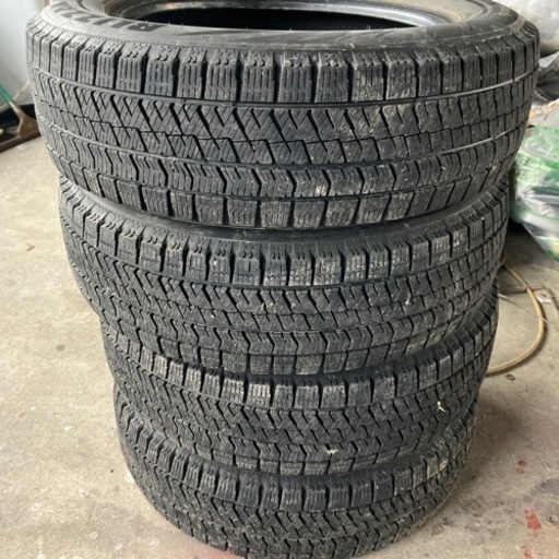 スタッドレスタイヤ中古7部ぐらい　VRX2 175/65R15  4本セット