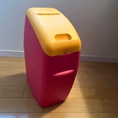 アップリカ　オムツ用ゴミ箱　あげます！