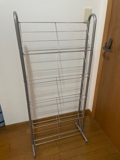 玄関周りの靴をスッキリ収納　シューズラック