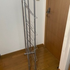 玄関周りの靴をスッキリ収納　シューズラックの画像