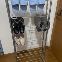 玄関周りの靴をスッキリ収納　シューズラックの画像