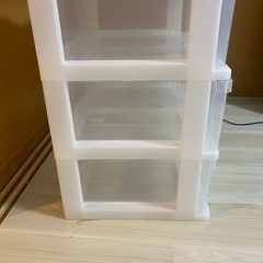 収納ラック　透明　三段ラックの画像
