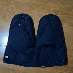 ベビーカーにつける手袋の画像