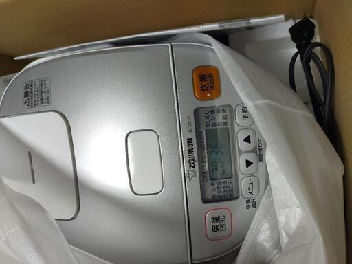 【美品】象印 炊飯器 5.5合 マイコン式 極め炊き ホワイト NL-DA10