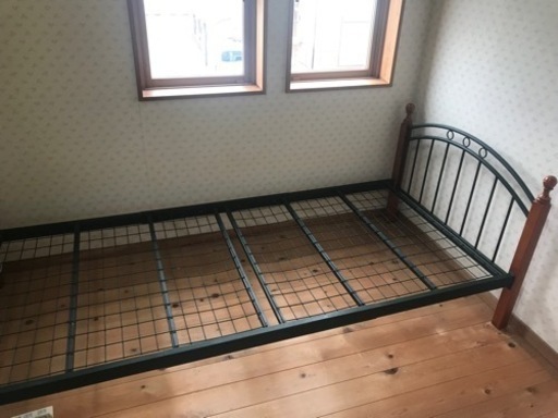 シングルベッド　スチール製