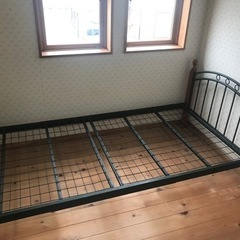 シングルベッド　スチール製