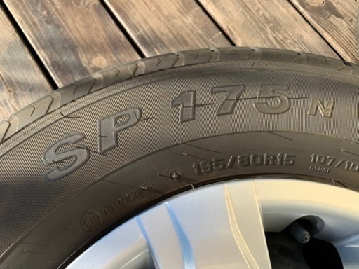ハイエース　純正タイヤホイール4本セット