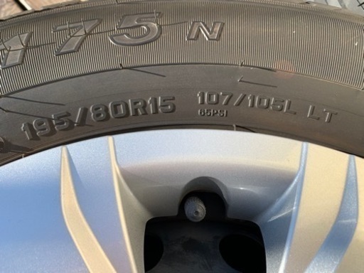 ハイエース　純正タイヤホイール4本セット
