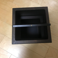 新品同様　東京インテリアのゴミ箱　木製　の画像