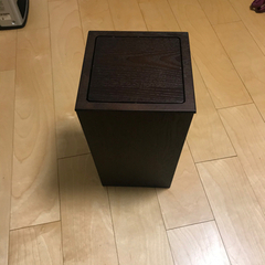 新品同様　東京インテリアのゴミ箱　木製　の画像