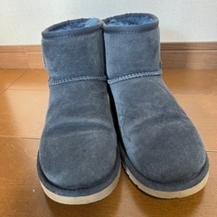 UGG クラシックミニ　美品　ネイビーの画像