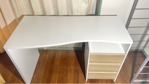 値下げ中！パソコンなどの作業用テーブルと椅子、鏡×3のセット