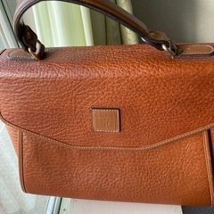 本革　ショルダーバッグ
