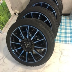スタッドレスタイヤとアルミホイール４本セット