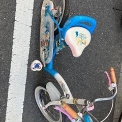 使用感あり女の子16インチアナ雪の自転車の画像