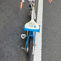 使用感あり女の子16インチアナ雪の自転車の画像