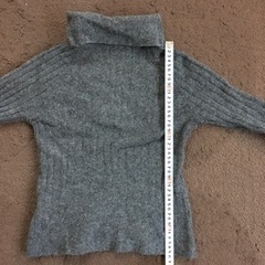 130くらい　I・n・e タートルネックセーターの画像