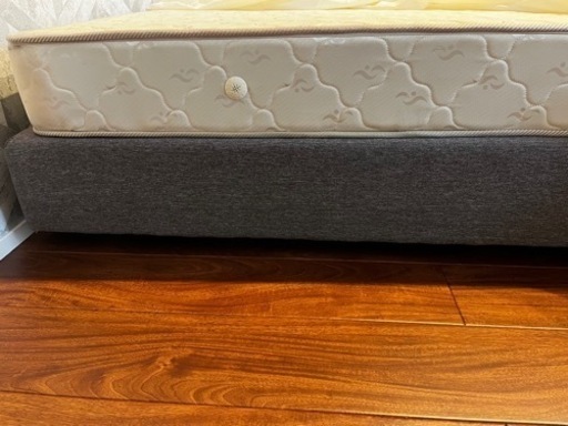 ベッド等フルセット（ベッド、マットレス、シーツ、クッション等全て）