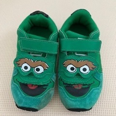 プーマ　スニーカー