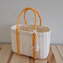紙バンドで作ったミニバッグ（クリーム）の画像