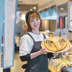 地元密着の北２４条or狸小路のシハチ鮮魚店の販売員スタッフさん募集中〜！！の画像