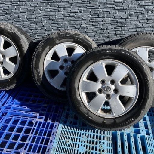 195／65／R15 TOYOTAボクシーに使用してました！アルミ腐食あるので、激安で！