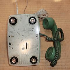 昭和レトロなプッシュ式電話機の画像