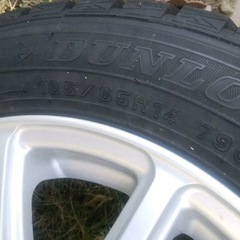 【お取引き完了】ダンロップ  スタッドレスタイヤ（165/65R 14）の画像