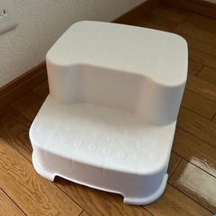 プラスチック脚立