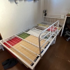 ニトリのシングルベッドフレーム(ホワイト)の画像