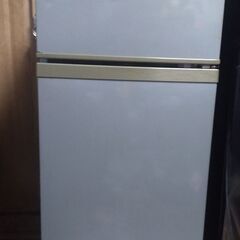 かなり古い冷蔵庫