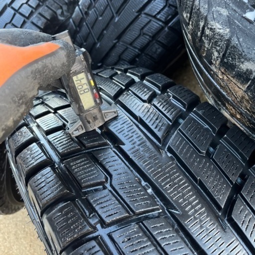 確かランクル？　265/70R16  スタッドレスタイヤ！