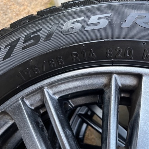 175/65R14  スタッドレス　２本溝なし！