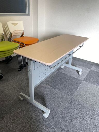 オフィス備品（教室備品：テーブル）をお買い取りいただける方