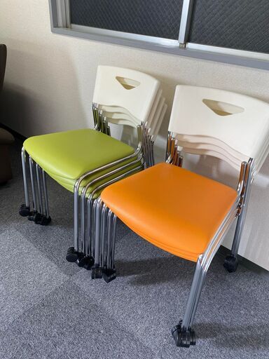 オフィス備品（教室備品：キャスター付きパイプ椅子）をお買い取りいただける方