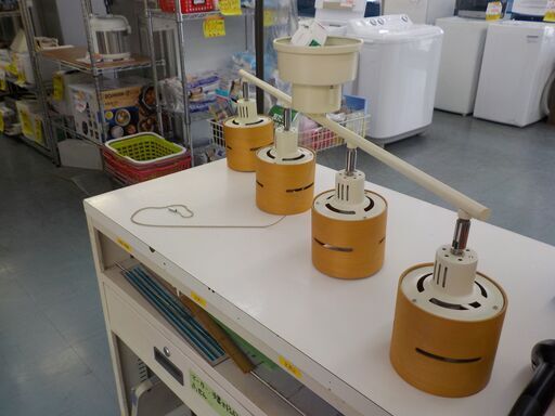 ID135536　照明器具　４連