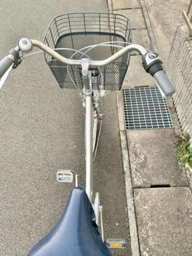 【募集は終了致しました】◎2021年12月購入の美品◎  自転車　26インチ／ 定価4万円位　(注)サドルに少々破れ有りました。