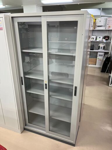 オフィスキャビネット　カギ付き